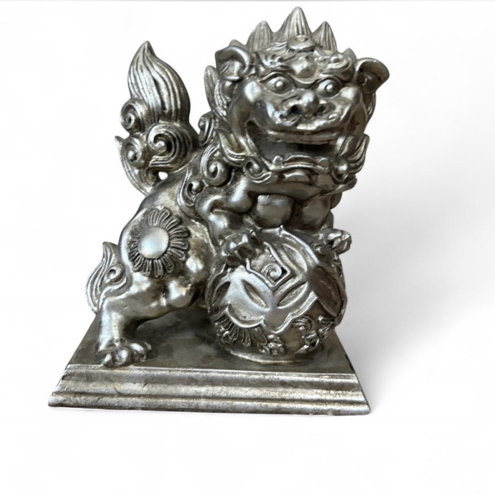 Majestic Silver Fu Lion Statue